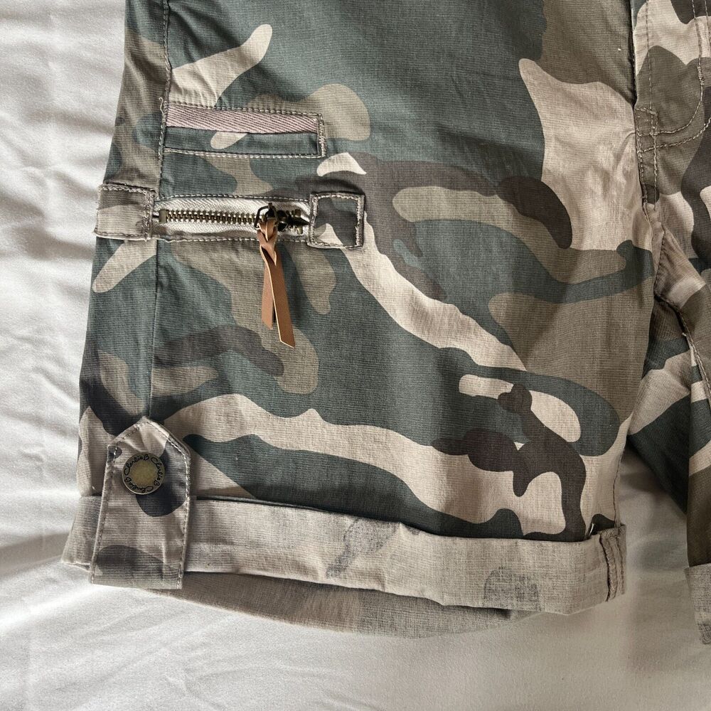 CHARLIE B Cuffed Cargo Shorts Green Tan Camo Zipper Pockets Womens 28 Waist - Picture 9 of 11